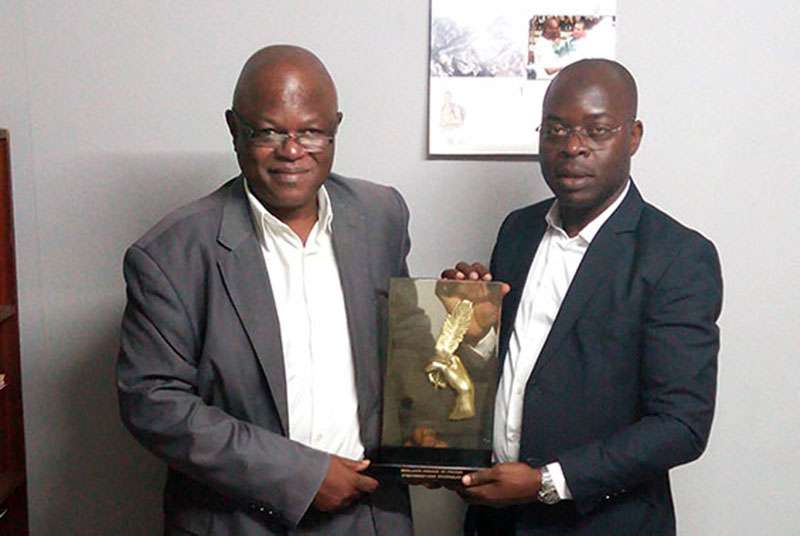 Côte d’Ivoire : Le quotidien Soir Info, reçoit le prix CNP du meilleur journal d&#039;informations générales