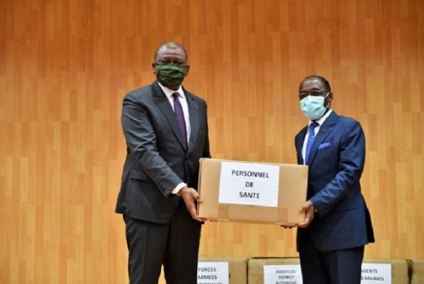 Le ministre d’État Hamed Bakayoko lance l’opération de distribution gratuite des masques de protection