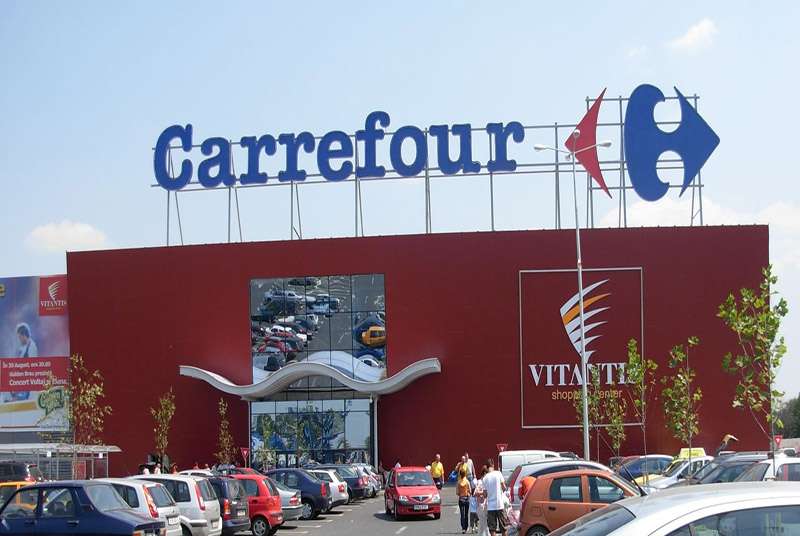 La famille Moulin, propriétaire des Galeries Lafayette, achète 6,1 % de Carrefour