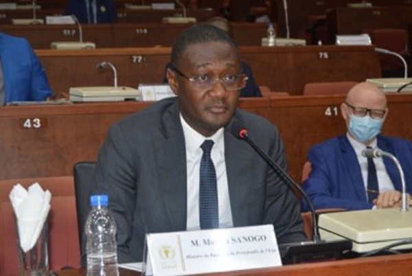 Le gouvernement ivoirien autorisé à rembourser 2,1 milliards de FCFA de taxe aux entreprises sucrières