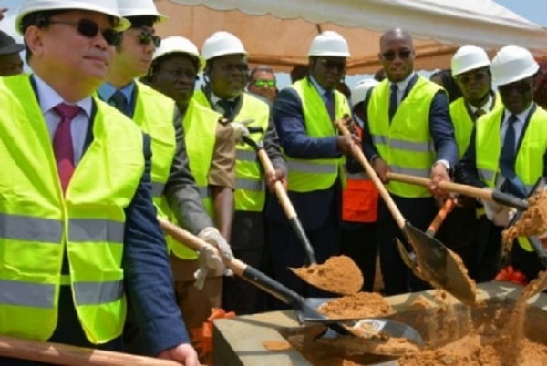 Le ministre des Sports lance les travaux pour la construction du Stade Olympique de San Pedro