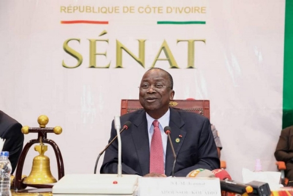 Le président du Sénat ivoirien annonce la prolongation du mandat des sénateurs