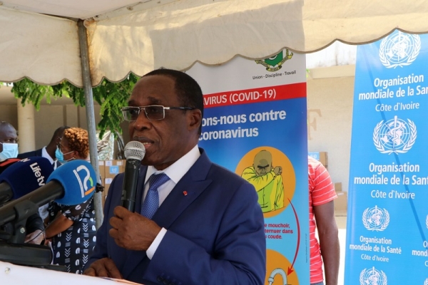 Le ministre Aka Aouélé annonce un plan de réhabilitation des services médicaux du CHU de Treichville