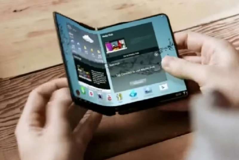 Téléphonie : Samsung veut produire des smartphones à écran pliable d&#039;ici fin 2017