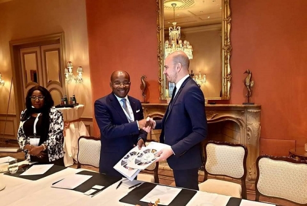 La Côte d’Ivoire signe un partenariat avec le groupe audiovisuel américain Discovery
