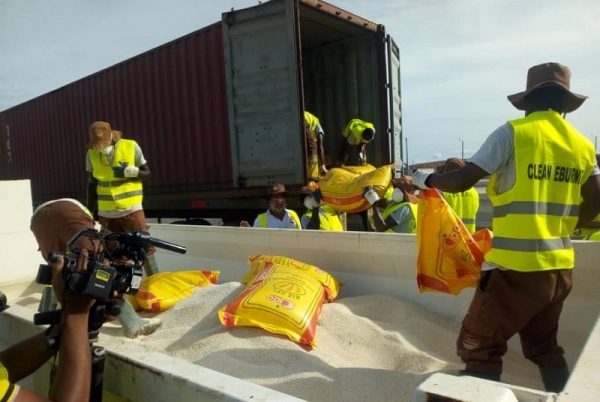 La destruction des 18.000 tonnes de riz avarié a démarré ce 16 avril