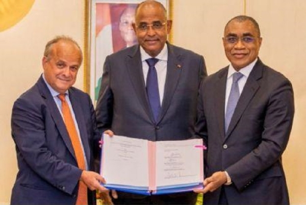 La Côte d&#039;Ivoire et la France signent un accord de 56,7 millions dollar pour l&#039;aménagement de quartiers précaires