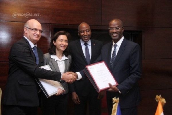 L’AFD accorde un prêt de 110 millions d’euros à la Côte d’Ivoire pour le financement de la  fibre optique