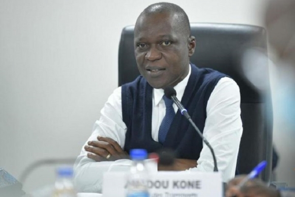 Le gouvernement ivoirien suspend les inspecteurs du permis de conduire