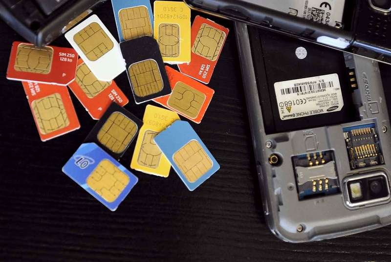 Téléphonie: Apple et Samsung veulent faire disparaître la carte SIM