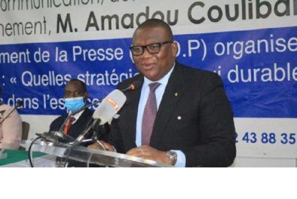 Le gouvernement ivoirien met en place une nouvelle taxe parafiscale sur la publicité pour mieux aider les médias