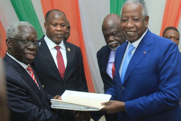 La Côte d’Ivoire et le Ghana signent à Abidjan une carte délimitant leur espace maritime