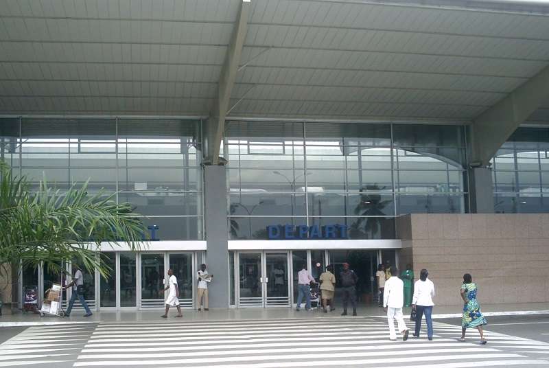 Côte d’Ivoire : Le gouvernement  supprime plusieurs taxes à l’aéroport Félix Houphouët-Boigny d’Abidjan