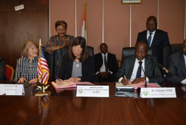 Signature de l’accord de mise en œuvre du programme compact à Abidjan