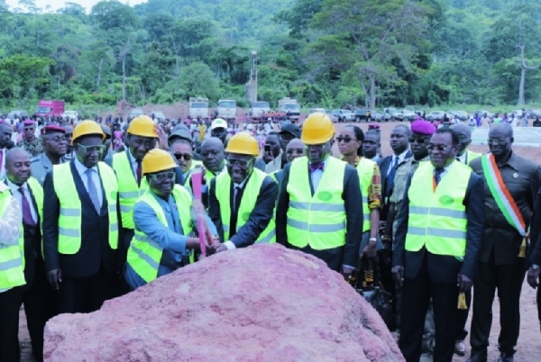 Le vice-Président Duncan lance les travaux d&#039;exploitation de la première mine bauxite en Côte d’Ivoire