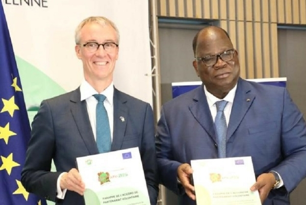 La Côte d’Ivoire et l’UE signent un accord de partenariat pour la traçabilité du bois
