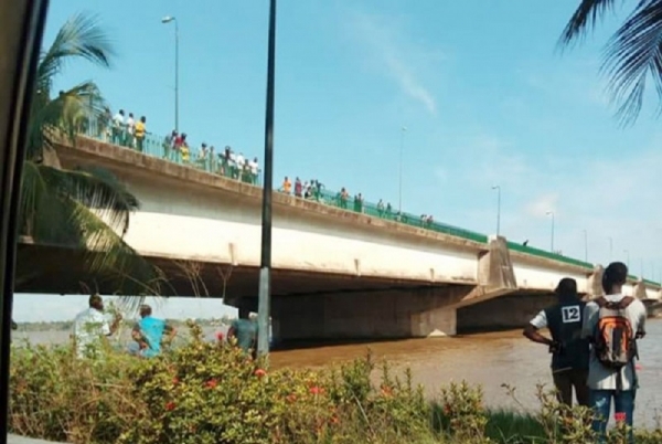 Chute d&#039;un véhicule dans la lagune Ebrié : &quot;Il s&#039;agit d&#039;une fourgonnette avec à bord 02 personnes&quot;.