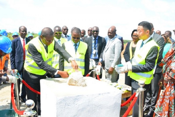 Le ministre Koné Bruno lance les travaux de construction de 3 000 logements à Songon