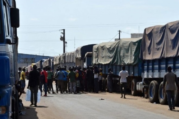 Des centaines de camions de café bloqués au port d’Abidjan